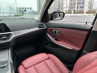 BMW 3 Series 2022 325Li M Sports Night Suit interior photo 19