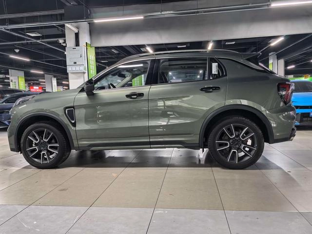 LYNK & CO 01 2024 2.0TD Two-wheel drive global Pro exterior photo 4 LYNK & CO 01 2024 2.0TD Two-wheel drive global Pro exterior photo 4
