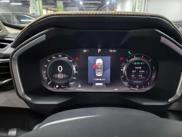 LYNK & CO 01 2024 2.0TD Two-wheel drive global Pro interior photo 9 LYNK & CO 01 2024 2.0TD Two-wheel drive global Pro interior photo 9