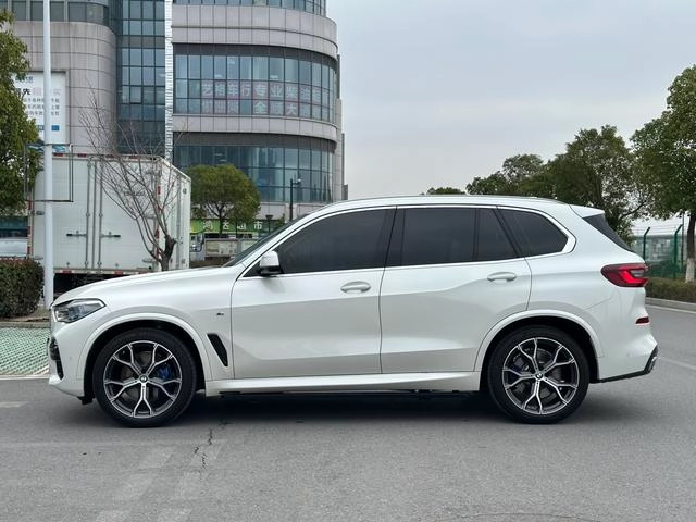 BMW X5 2022 xDrive40i Type de luxe M Ensemble de sport extérieur photo 4
