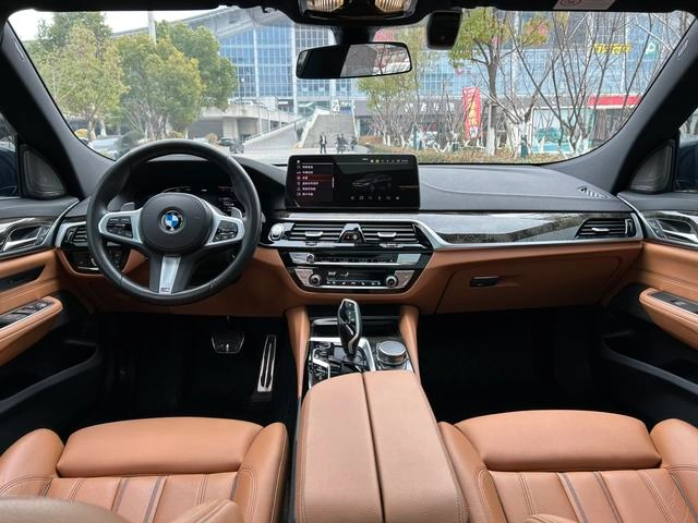BMW 6 Series GT 2022 630i M Sports suit interior photo 10