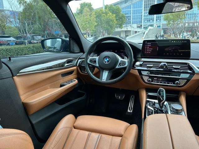 BMW 6 Series GT 2022 630i M Sports suit interior photo 11