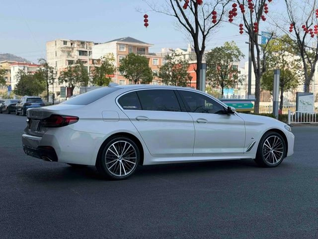BMW 5 Series 2022 Restyling 530Li Leading Type M Sports suit exterior photo 8