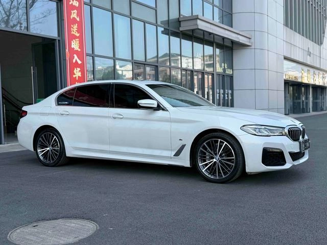 BMW 5 Series 2022 Restyling 530Li Leading Type M Sports suit exterior photo 10