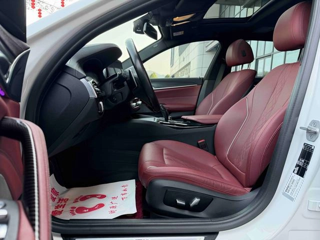 BMW 5 Series 2022 Restyling 530Li Leading Type M Sports suit interior photo 15