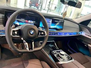 BMW 7 Series 2023 740Li Лидирующий M Спортивный костюм экстерьер фото 4