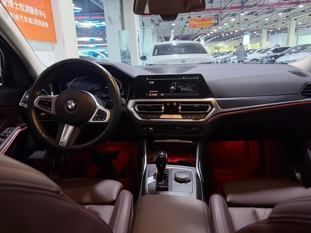 BMW 3 Series 2022 Restyling 325i M Sports suit interior photo 9