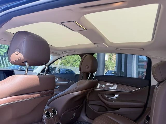 Mercedes-Benz E-Class 2023 E 300 L Type de luxe Voiture intérieur photo 6
