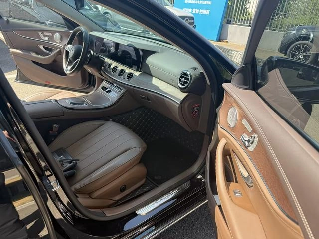 Mercedes-Benz E-Class 2023 E 300 L Type de luxe Voiture intérieur photo 8