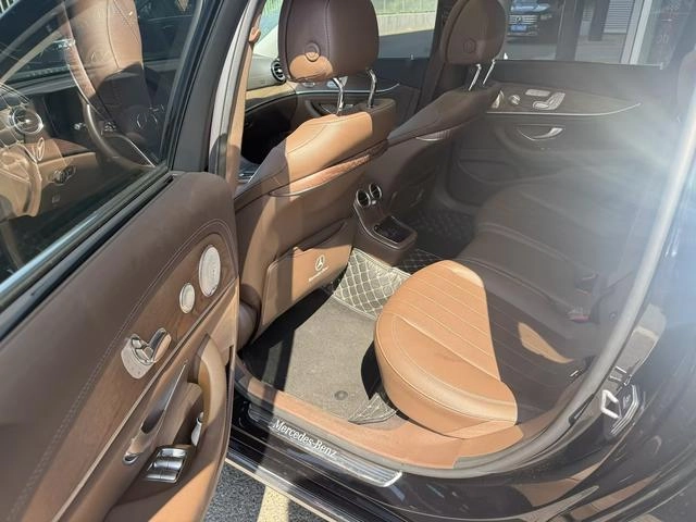 Mercedes-Benz E-Class 2023 E 300 L Type de luxe Voiture intérieur photo 9