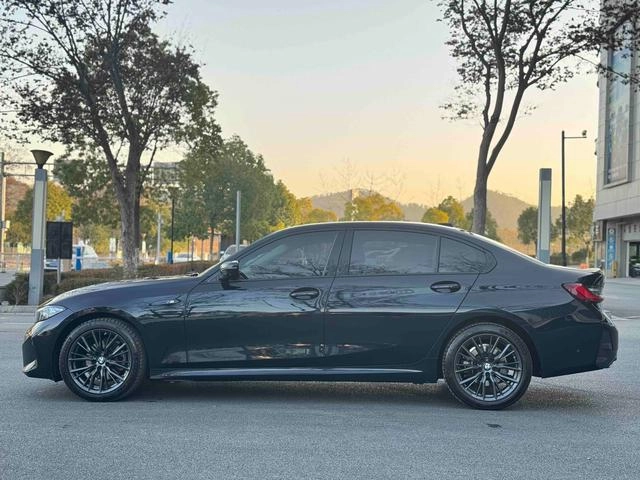 BMW 3 Series 2023 325Li M Sports Night Suit exterior photo 3