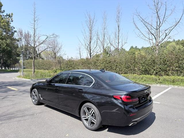 BMW 5 Series 2023 530Li Leading Type M Sports suit interior photo 7