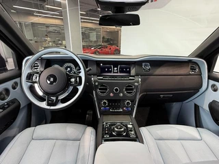 Rolls-Royce Culinan 2024 Four-seat version exterior photo 4 Rolls-Royce Culinan 2024 Four-seat version exterior photo 4