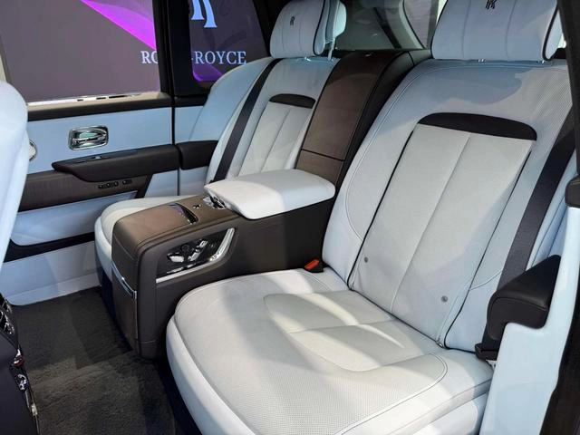 Rolls-Royce Culinan 2024 Four-seat version interior photo 7 Rolls-Royce Culinan 2024 Four-seat version interior photo 7