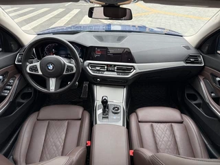 BMW 3 Series 2022 330Li xDrive M Set de nuit de sport intérieur photo 11