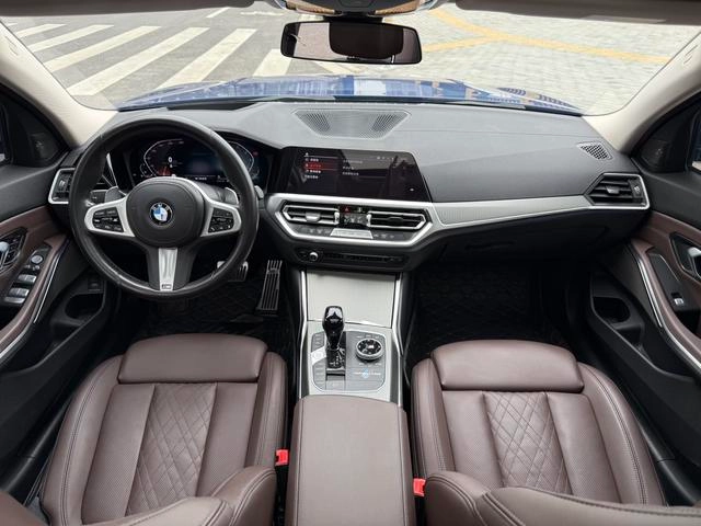 BMW 3 Series 2022 330Li xDrive M Set de nuit de sport intérieur photo 11