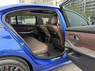 BMW 3 Series 2022 330Li xDrive M Set de nuit de sport intérieur photo 17
