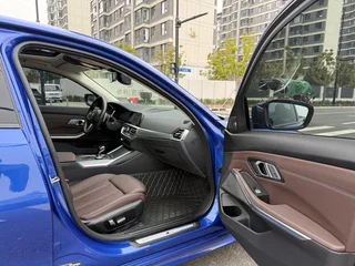 BMW 3 Series 2022 330Li xDrive M Set de nuit de sport intérieur photo 18
