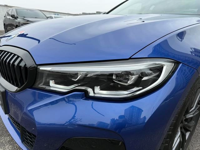 BMW 3 Series 2022 330Li xDrive M Set de nuit de sport intérieur photo 20