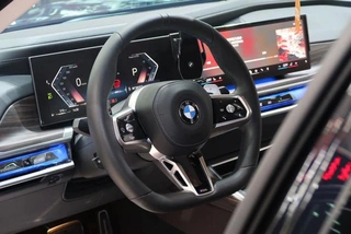 BMW 7 Series 2023 735Li M Sports suit exterior photo 6