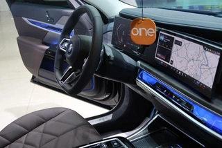 BMW 7 Series 2023 735Li M Sports suit exterior photo 8