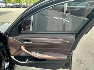 BMW 5 Series 2022 530Li Leading Type M Sports suit exterior photo 9