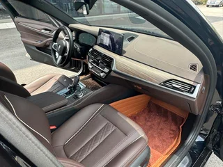 BMW 5 Series 2022 530Li Leading Type M Sports suit exterior photo 10
