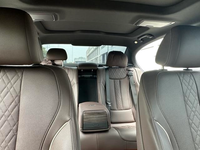 BMW 5 Series 2022 530Li Leading Type M Sports suit interior photo 13