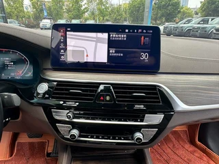 BMW 5 Series 2022 530Li Leading Type M Sports suit interior photo 16