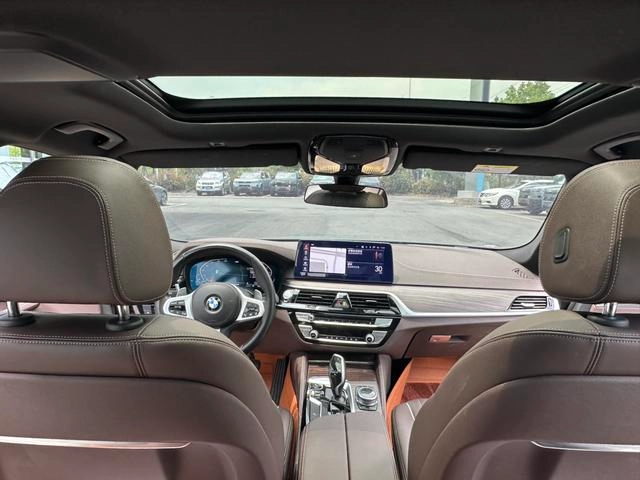 BMW 5 Series 2022 530Li Leading Type M Sports suit interior photo 18