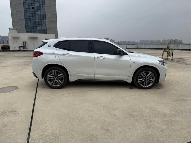 BMW X2 2023 sDrive25i M Sports Obsidian Night Edition exterior photo 4