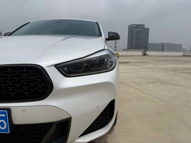 BMW X2 2023 sDrive25i M Sports Obsidian Night Edition exterior photo 8