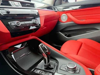 BMW X2 2023 sDrive25i M Sports Obsidian Night Edition interior photo 15