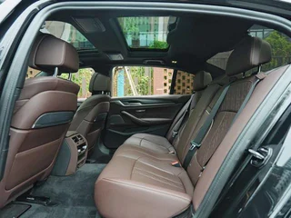 BMW 5 Series 2023 Mise à jour 530Li Type de luxe M Ensemble de sport intérieur photo 11