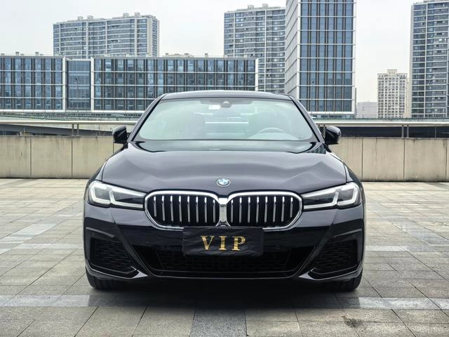 BMW 5 Series 2022 Restyling 530Li Leading Type M Sports suit exterior photo 2