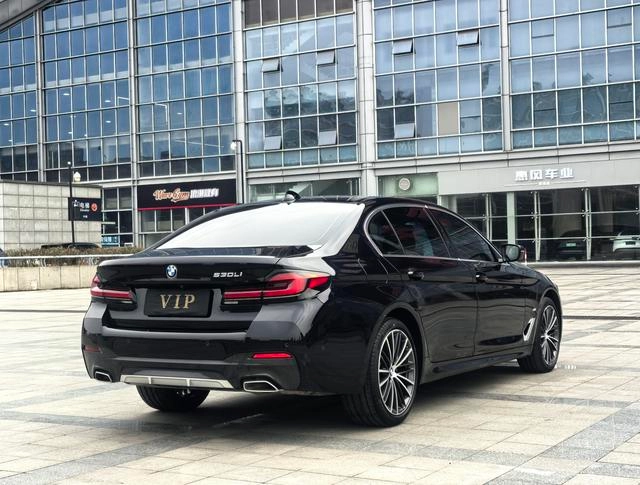 BMW 5 Series 2022 Restyling 530Li Leading Type M Sports suit exterior photo 6