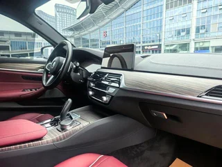 BMW 5 Series 2022 Restyling 530Li Leading Type M Sports suit interior photo 9