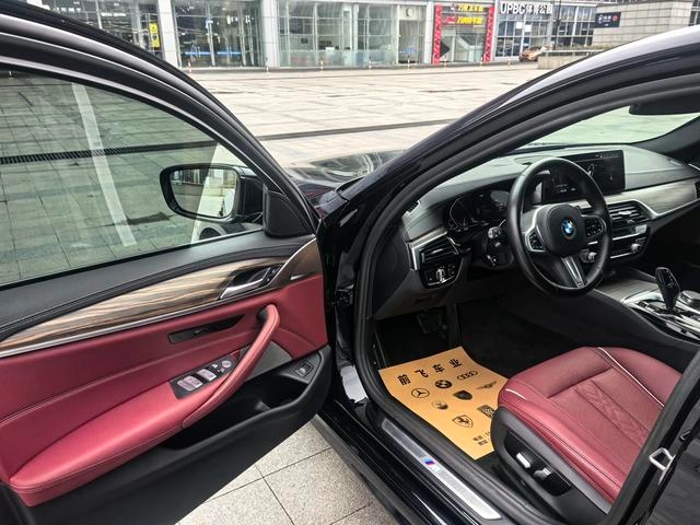 BMW 5 Series 2022 Restyling 530Li Leading Type M Sports suit interior photo 15