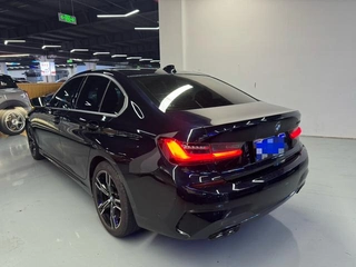 BMW 3 Series 2022 325i M Спортивный костюм интерьер фото 16