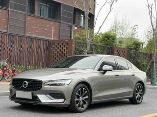 Volvo S60 2021 T4 Zhiyi Deluxe Edition exterior photo 1 Volvo S60 2021 T4 Zhiyi Deluxe Edition exterior photo 1
