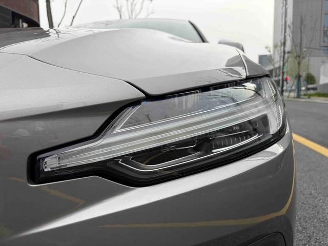 Volvo S60 2021 T4 Zhiyi Deluxe Edition exterior photo 3 Volvo S60 2021 T4 Zhiyi Deluxe Edition exterior photo 3