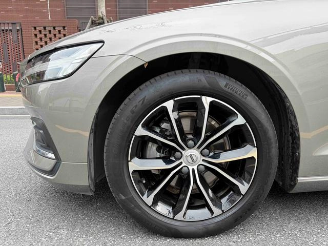 Volvo S60 2021 T4 Zhiyi Deluxe Edition exterior photo 4 Volvo S60 2021 T4 Zhiyi Deluxe Edition exterior photo 4