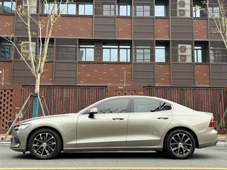 Volvo S60 2021 T4 Zhiyi Deluxe Edition exterior photo 5 Volvo S60 2021 T4 Zhiyi Deluxe Edition exterior photo 5