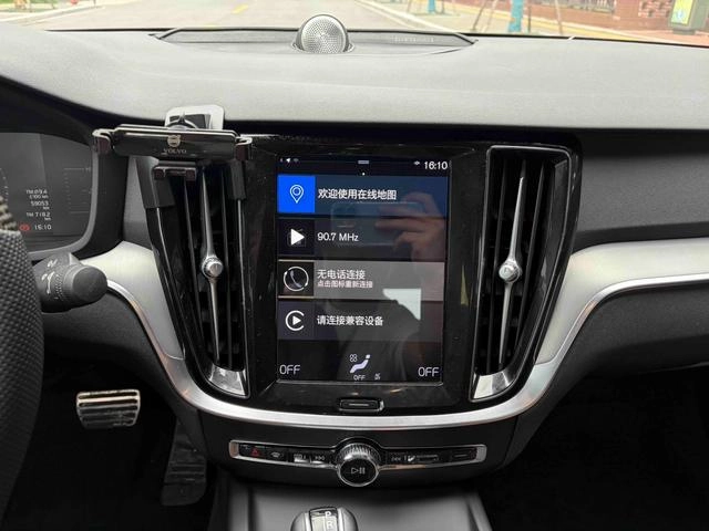 Volvo S60 2021 T4 Zhiyi Deluxe Edition interior photo 10 Volvo S60 2021 T4 Zhiyi Deluxe Edition interior photo 10