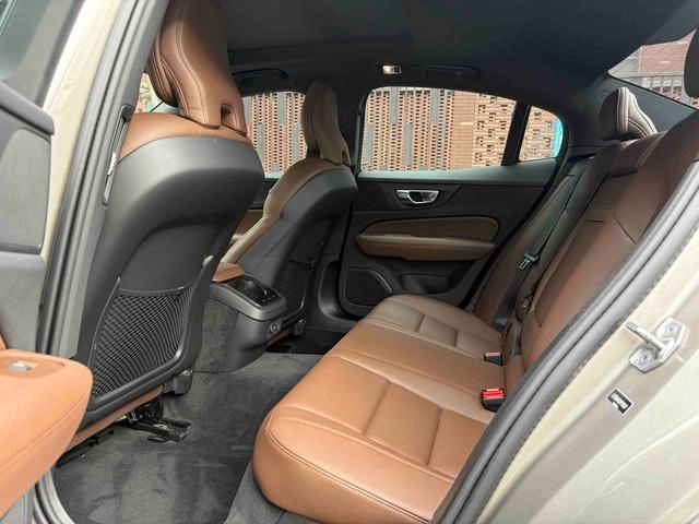 Volvo S60 2021 T4 Zhiyi Deluxe Edition interior photo 16 Volvo S60 2021 T4 Zhiyi Deluxe Edition interior photo 16