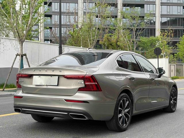 Volvo S60 2021 T4 Zhiyi Deluxe Edition interior photo 18 Volvo S60 2021 T4 Zhiyi Deluxe Edition interior photo 18