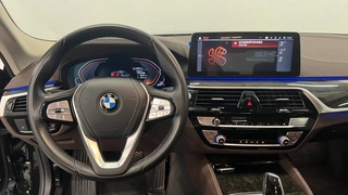 BMW 5 Series 2022 525Li Traje de lujo interior foto 13