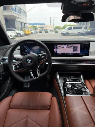BMW 7 Series 2023 740Li Type de luxe M Ensemble de sport intérieur photo 6