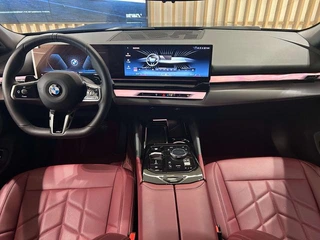 BMW 5 Series 2025 530Li Leading Type M Sports suit interior photo 9