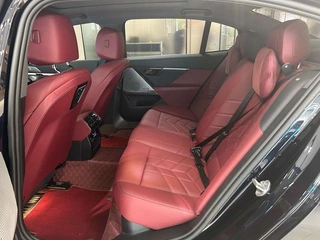 BMW 5 Series 2025 530Li Leading Type M Sports suit interior photo 10